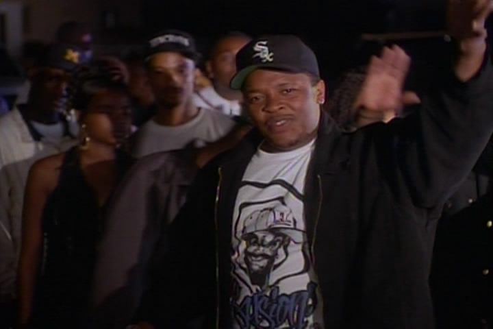 Dr. Dre ft. The Lady Of Rage & Tha Dogg Pound - Puffin On Blunts And Drankin Tanqueray